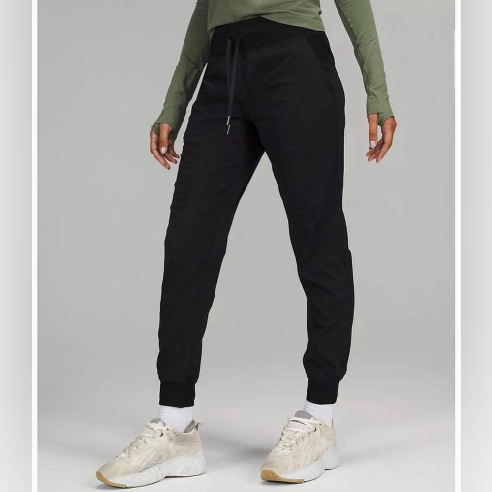 LULU JOGGERS! Size 6! Like new!!